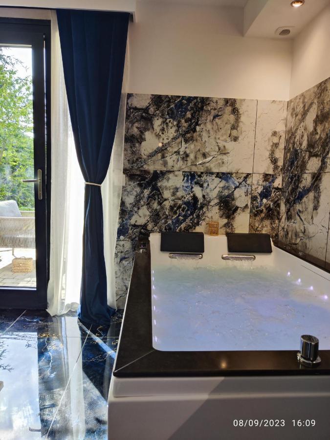 Studio Avec Jaccuzzi Saintry-sur-Seine Екстериор снимка